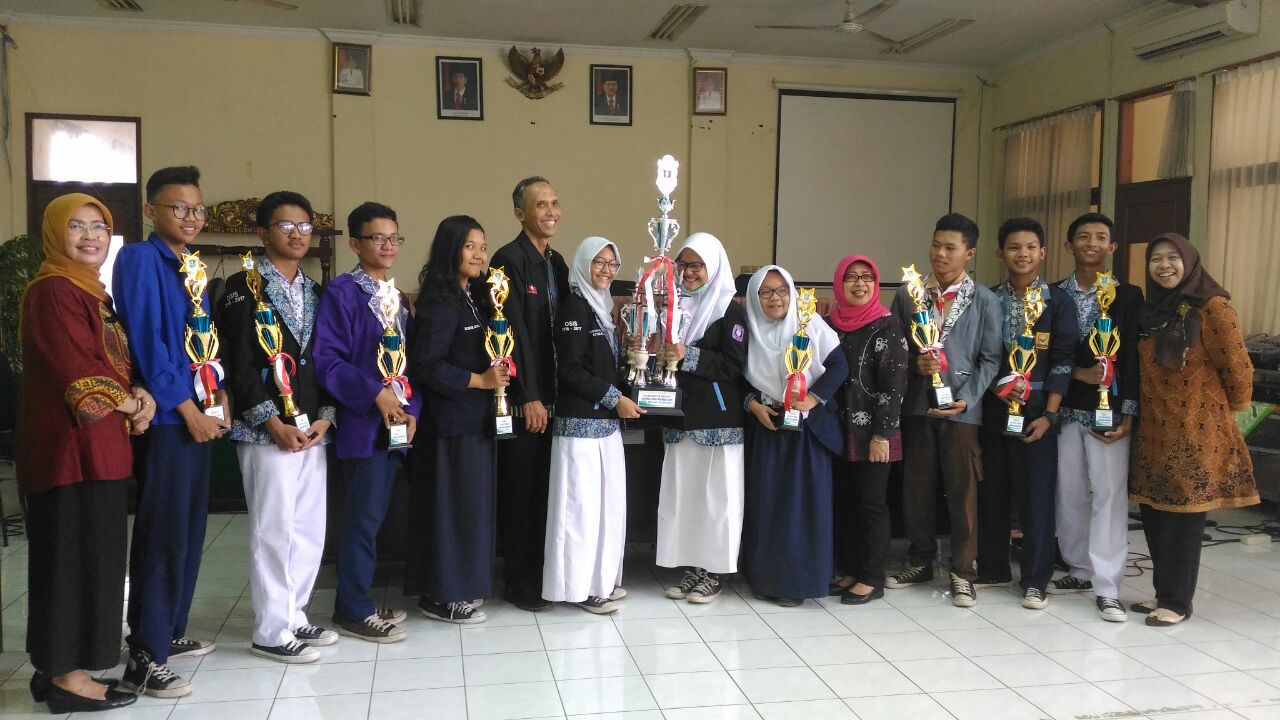 The Best of the best osis award SMPN 12 Bekasi - (Ada 4 foto)